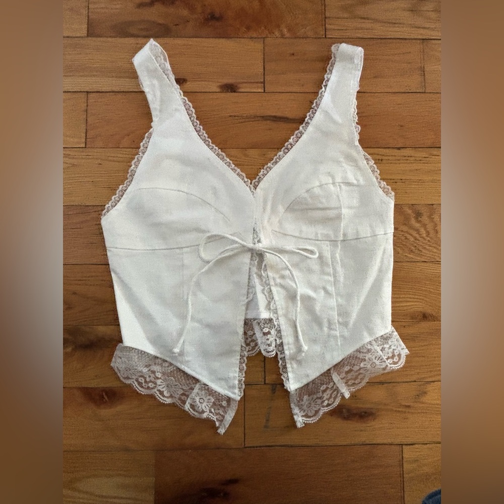 Sky to Moon White Lace Crop Top - L